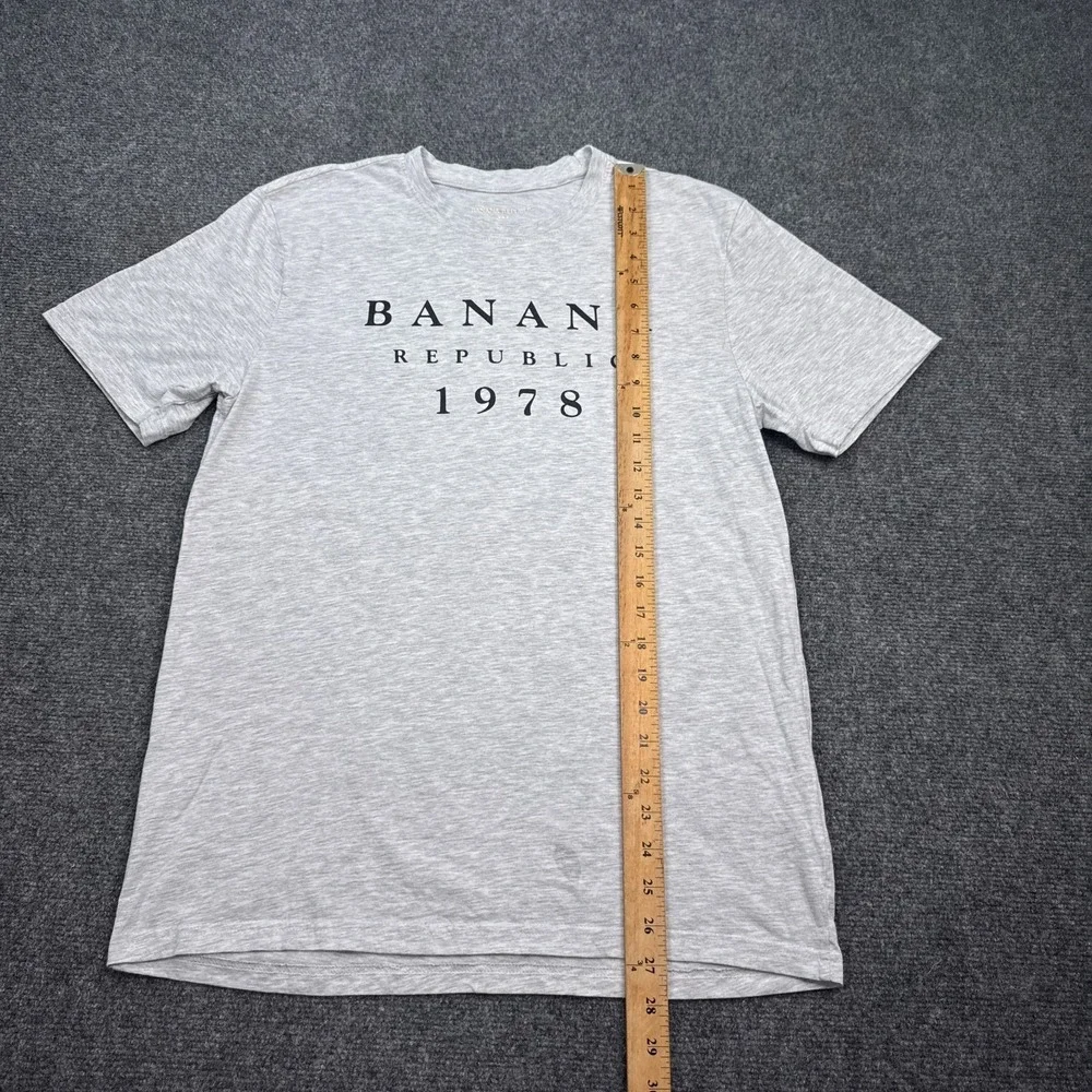 Banana Republic T Shirt Mens Size Medium Light Gray Premium Wash Crew‎ Tee